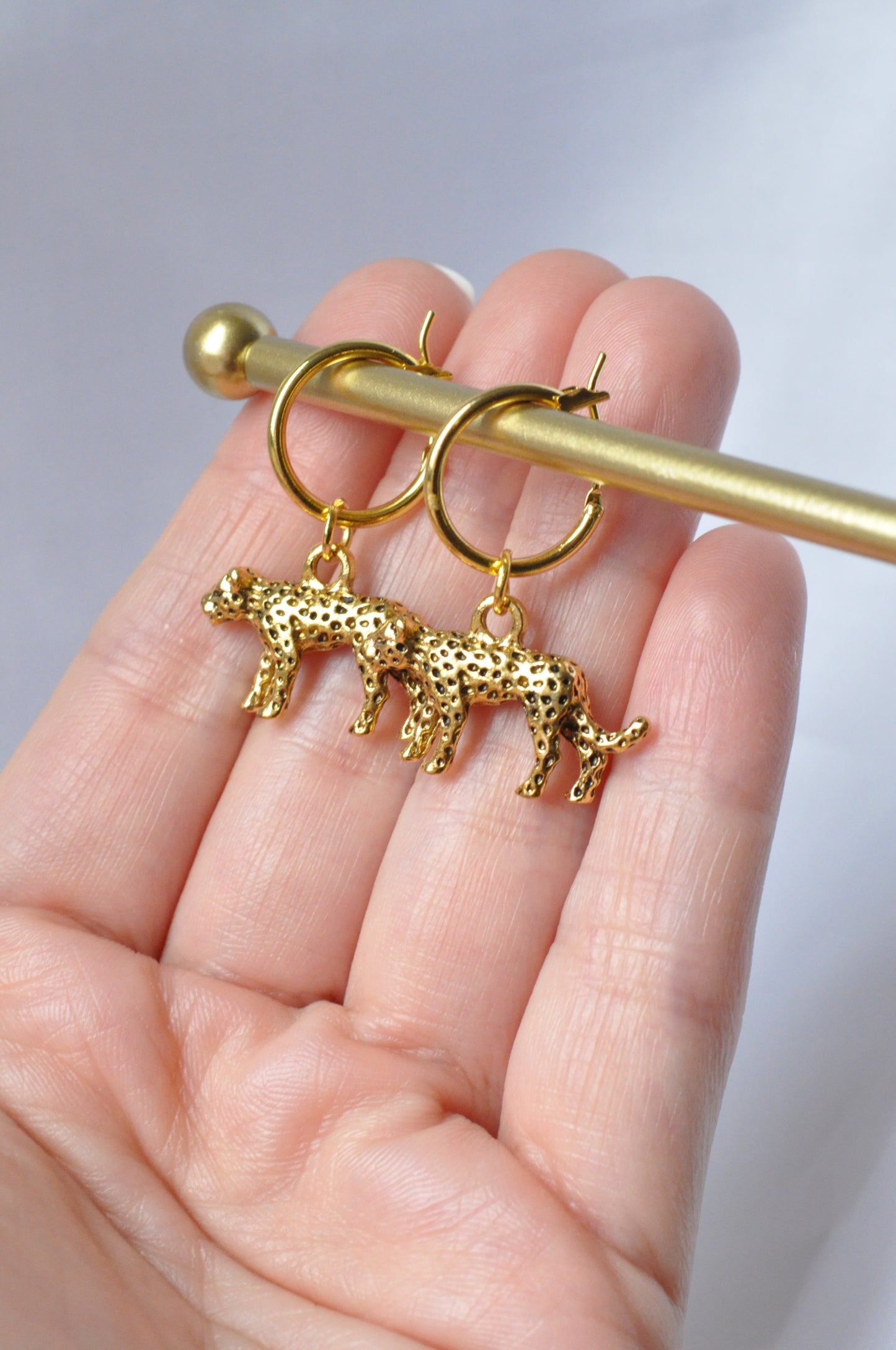 Retro Leopard Dangle Earrings