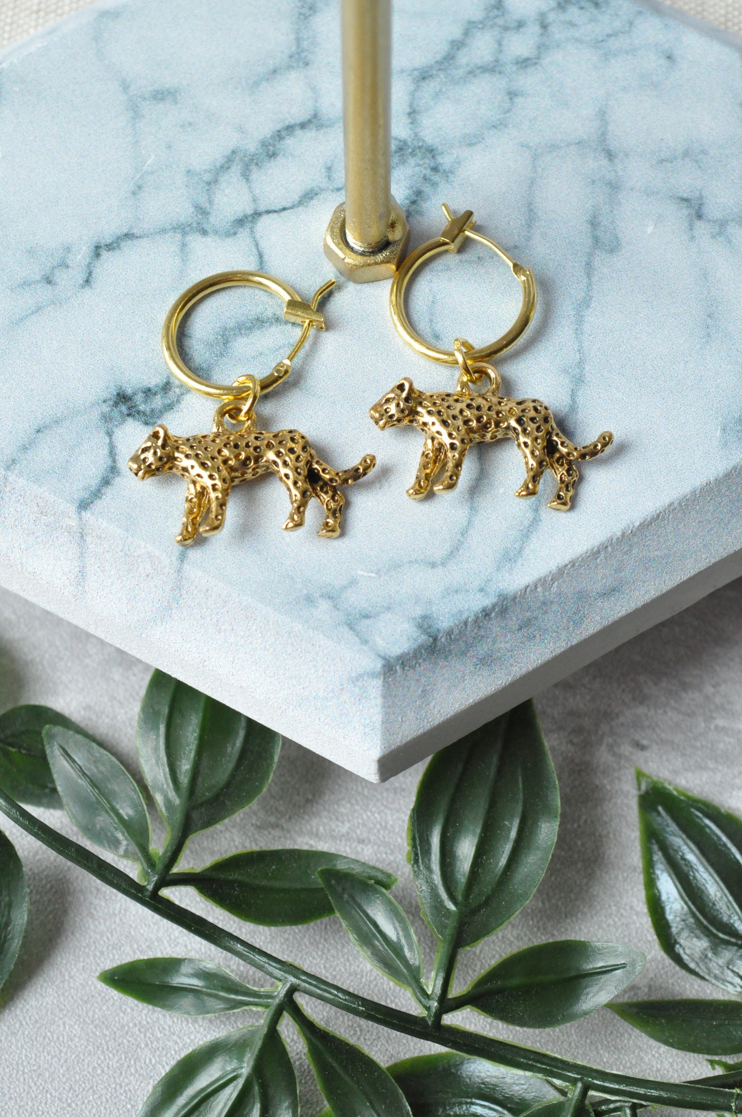 Retro Leopard Dangle Earrings