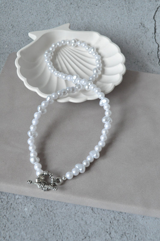 Chic Pearl Toggle Necklace