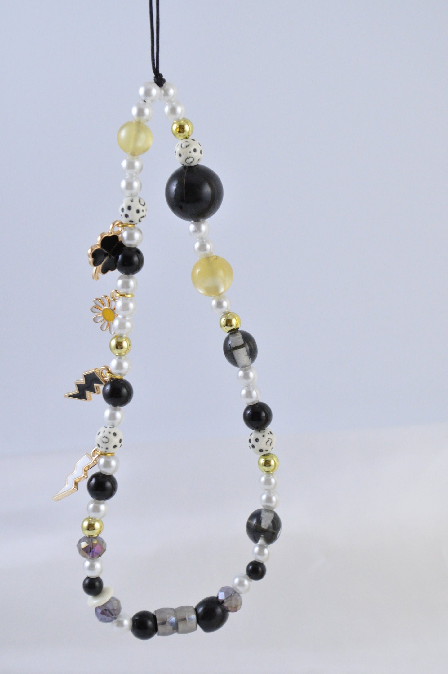 Chic Daisy Charm Phone Strap