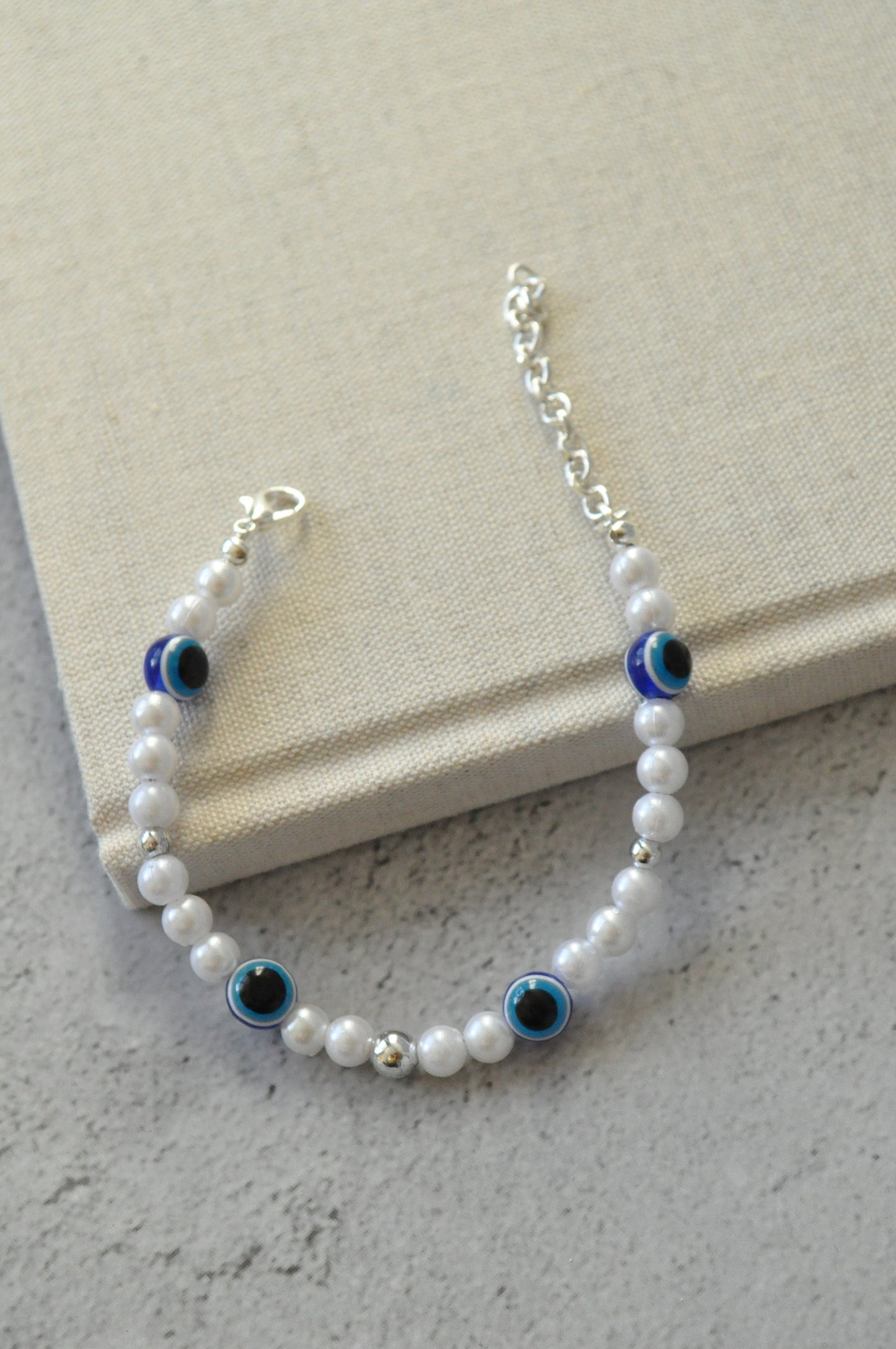 Elegant Pearl Bracelet