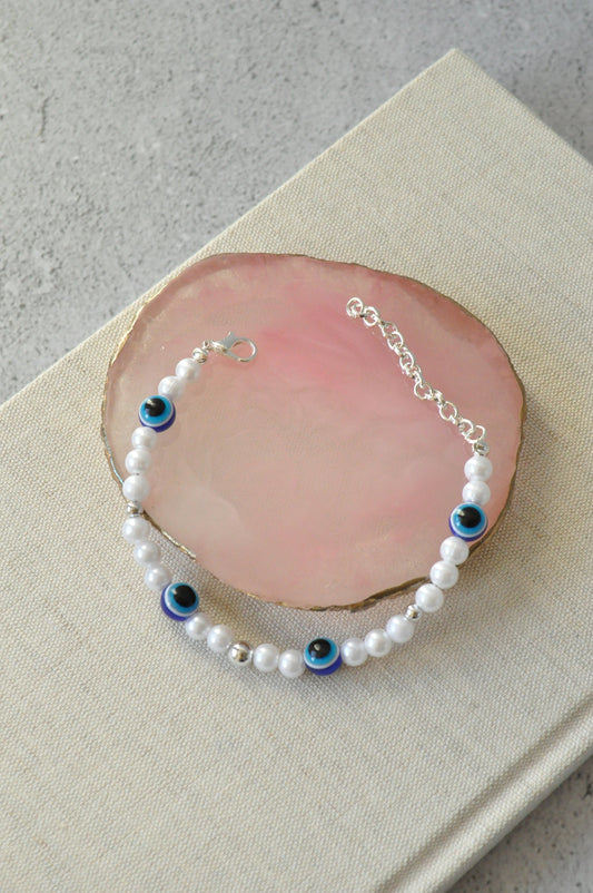 Elegant Pearl Bracelet