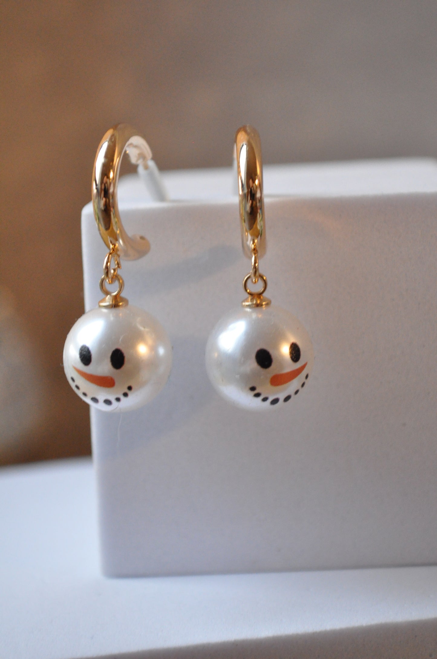Snowy Smiles Earrings